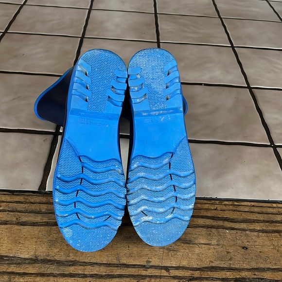 Gently used Sperry rain boots - Picture 3 of 5